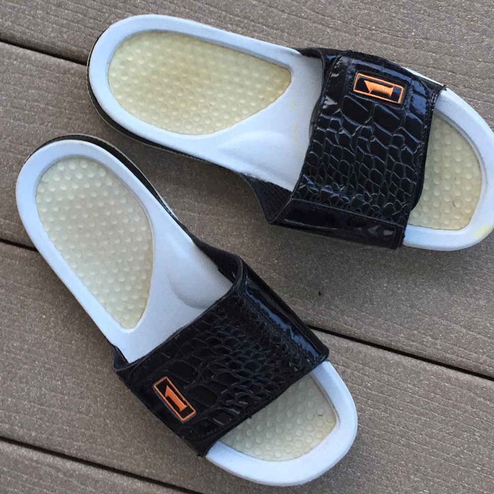 Men’s sandals size 11